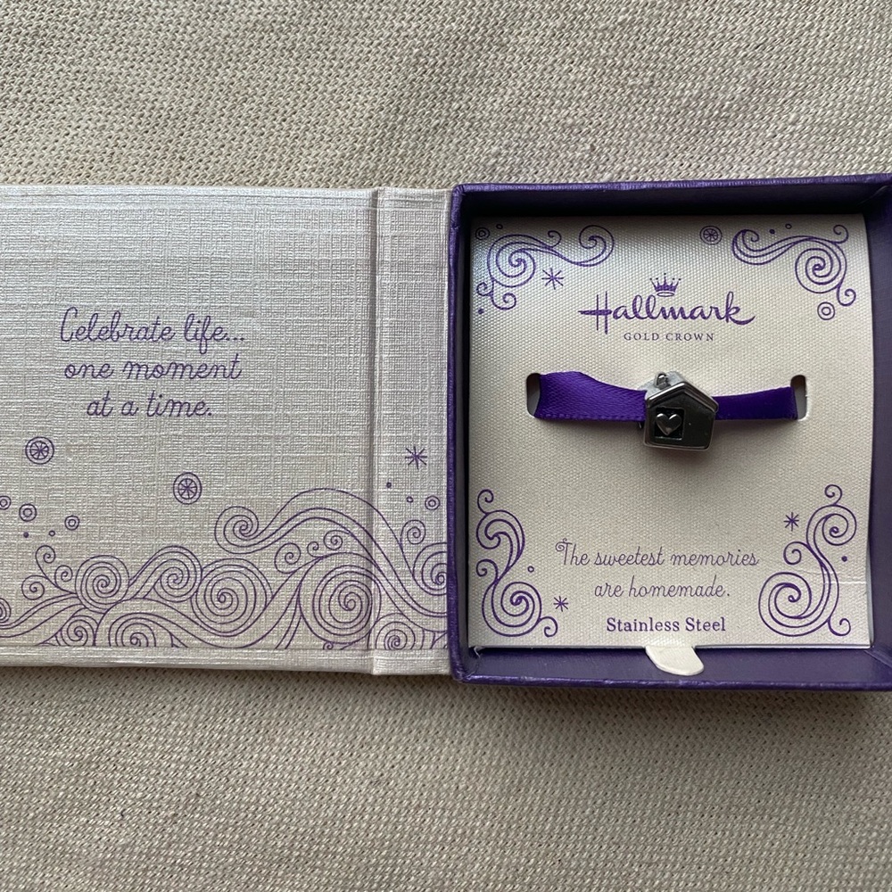 NWT! Hallmark Bracelet Charm